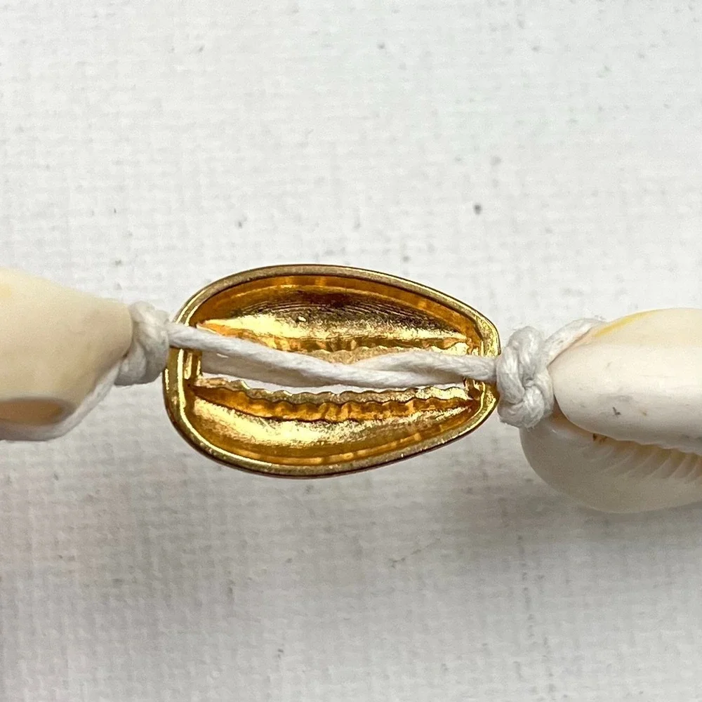 Vintage Natural Cowrie Shell Necklace Gold Metallic Accent Cream Cord Beachy Y2K - Picture 7 of 12